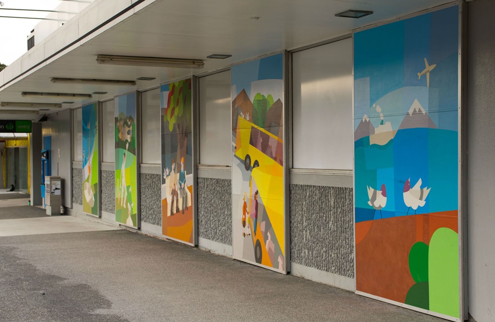 Bay Road: mural on Countdown supermarket wall in Kilbirnie.