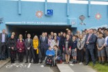 Group shot of mural participants.