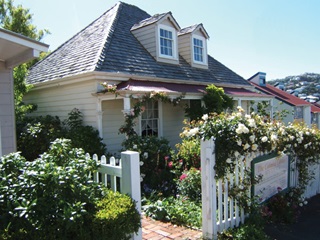 Colonial Cottage Museum. 