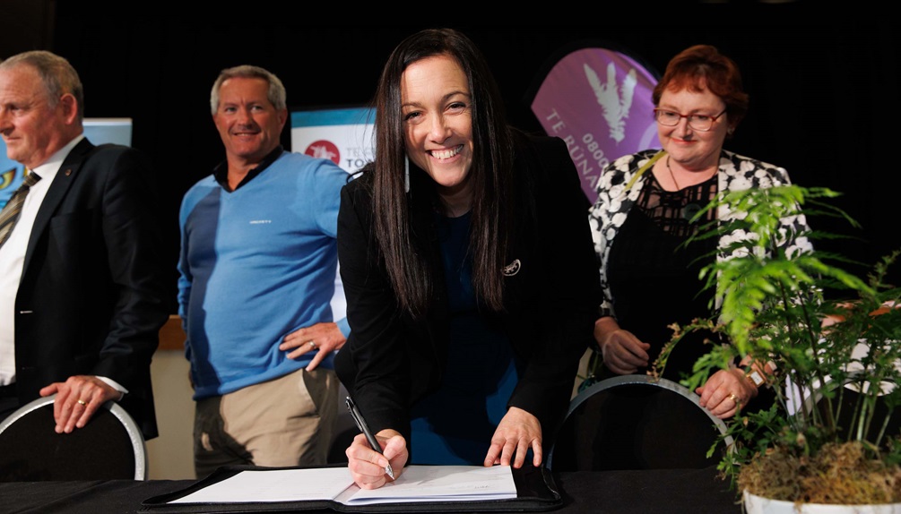 Councillor Jill Day signing Tākai Here agreement