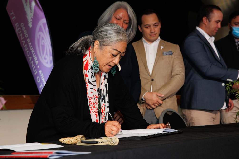 Ngāti Toa wahine signs Tākai Here agreement.