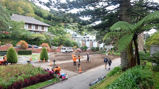 Staff working on new display gardens at Botanic Garden ki Paekākā.