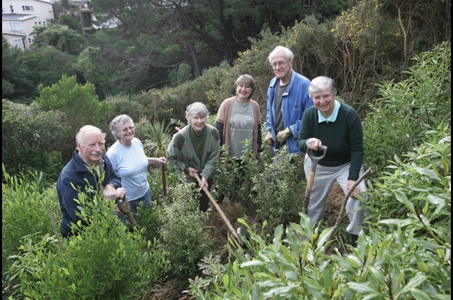 Citizen gifts land to extend Trelissick Park