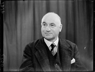 Source: Alexander Turnbull Library. Permission of the Alexander Turnbull Library, Wellington, New Zealand, must be obtained before any re-use of this image.