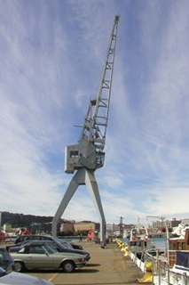 Tripod crane.